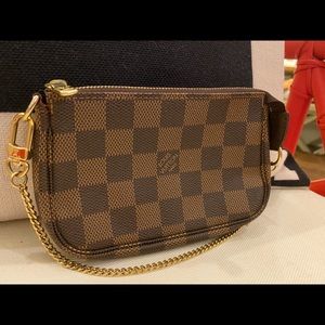 Louis Vuitton Damier Mini Pochette DU1172